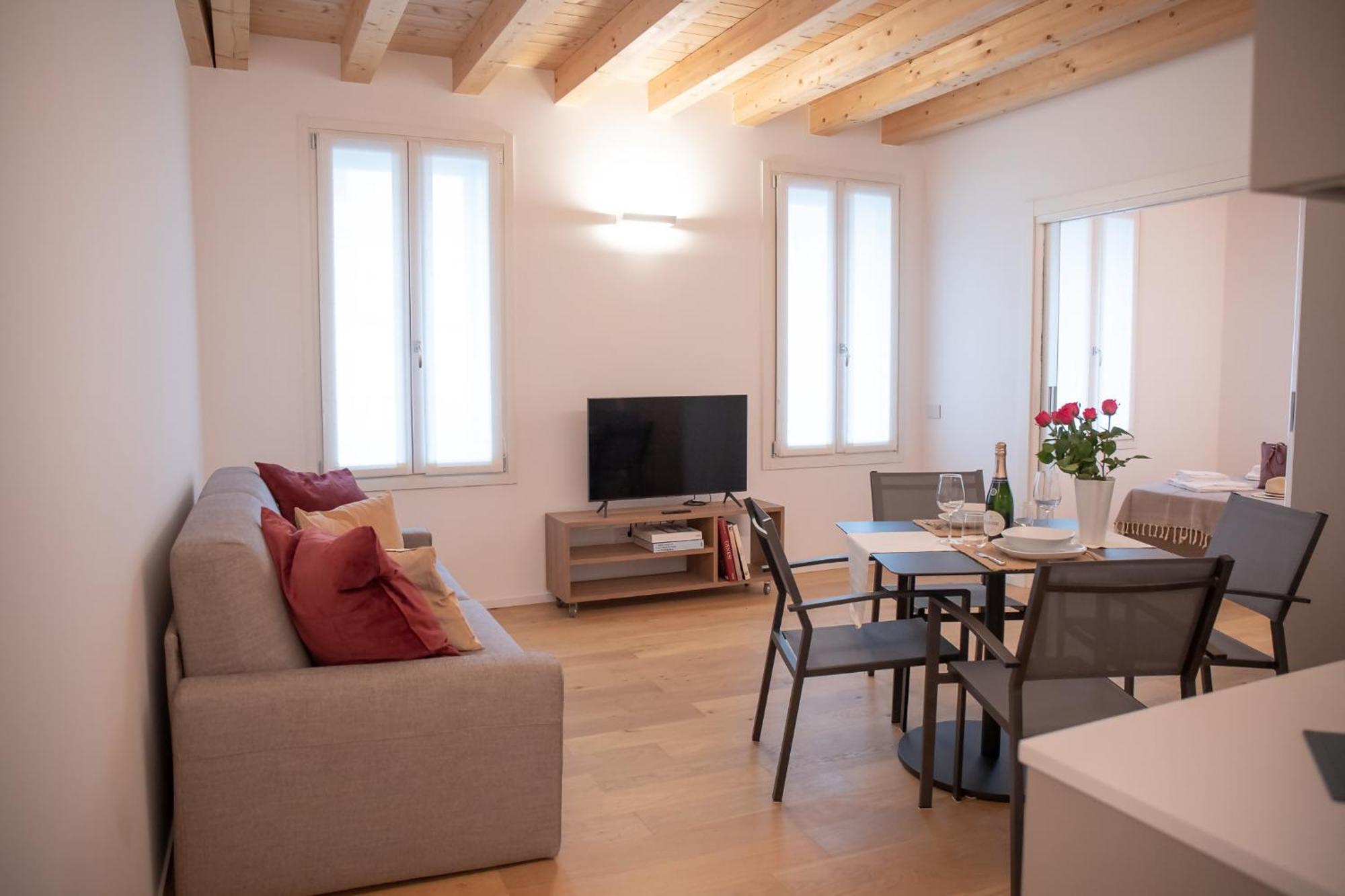 Amendola City View Apartments Suite Romantica Como Exterior photo